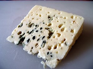COMMENT FAIRE DU FROMAGE ROQUEFORT ? (RECETTE INFAILLIBLE)