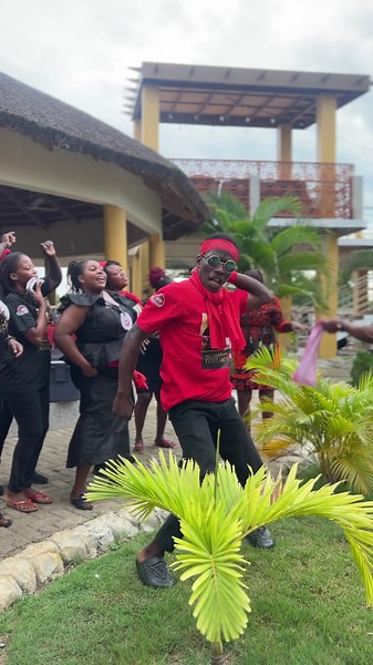 Ghana Funeral Dancers: Coffin Dance Performance