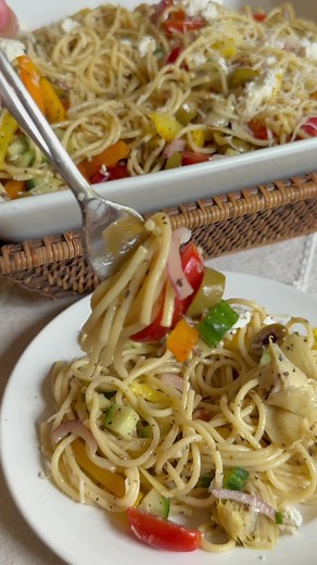 Spaghetti Pasta Salad RECIPE on dinnerin321 dot com #spaghetti #pasta #salad #pastasalad #summer