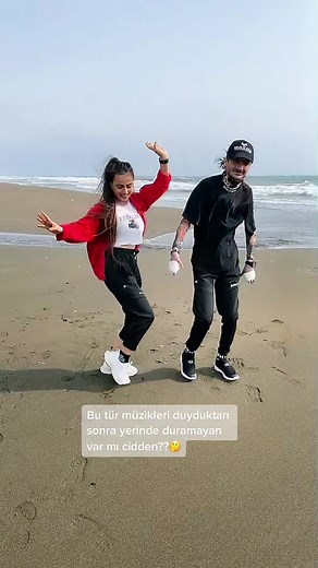 Coordinated Beach Dance Routine You Must See