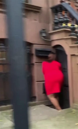 🚨 LMAO! New York AG Letitia James spotted strutting to her MORTGAGE and BANK FRAUD hearing. You can tell she is furious. That's what you get for targeting President Trump endlessly. FAFO! 🔥 | Truth Signal