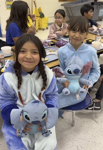 Reading is better with a buddy #sunrisemountain #teachersoftiktok #twins #readacrossamerica