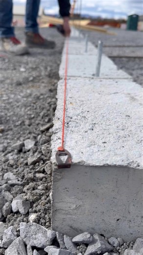 Here’s how to frame a wall off a concrete foundation #build #framing #howto #construction #diy #contractor | Plans house star