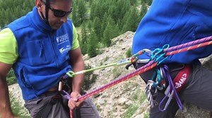 Premier jour alpinisme autonomie à Ailefroide. Fondamentaux : grimpe, rappel, progression encordée. Pays des Ecrins Beal | Alpes Aventure