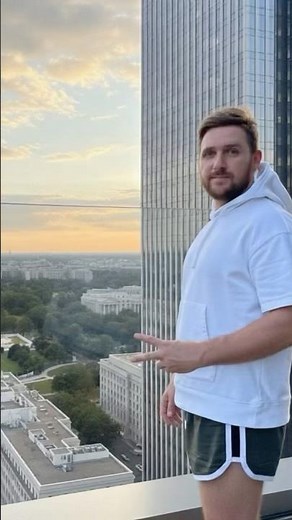 Alien Abduction Above the White House! 👽🇺🇸 Skyscraper Standoff