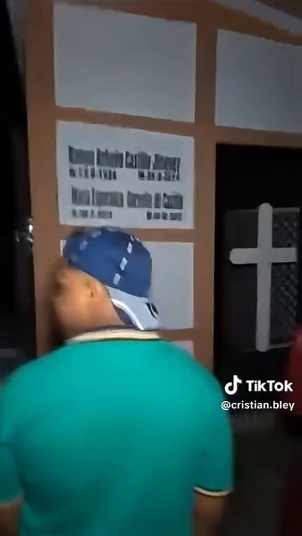 Demonio Humano con Ojos de Fuego