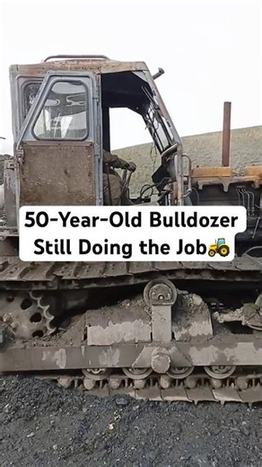 This Ancient Bulldozer Still Works!