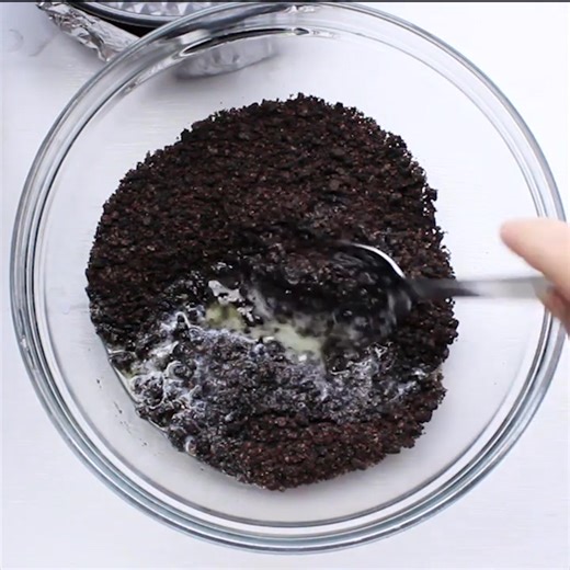 My Kryptonite is CHEESECAKE! And you cannot go wrong with this Nutella Cheesecake which is baked in your Crock-Pot Express (or other multi-cookers like an InstantPot) [Vegetarian] Get the full recipe & instructions here>> https://crockpotladies.com/crockpot-express-crock-nutella-cheesecake/ | Crock-Pot Ladies