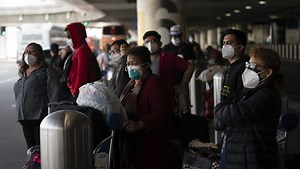 Omicron variant sweeps across nation, becoming dominant strain in US COVID-19 cases