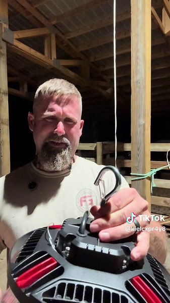 Easy Installation High Bay Lights for Barns and Shops