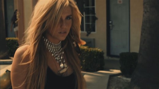 《Take It Off》MV——Kesha
