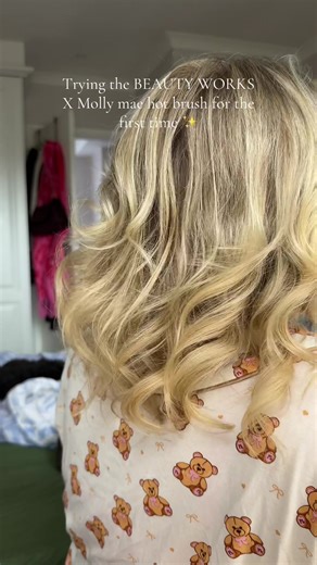 Experience the Beauty Works X Molly Mae Hot Brush