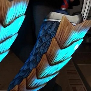 Putting too many LEDs into props is one my favorite things to do. And while my light up Zinogre Dual Blades are still some of my favorite things I ever made, I hope I can top them soon with the gigantic light up shield I still have to build for Brigitte. A severed smoking Diablo head, placed on a gigantic glowing shield out of stained glass? Count me in. 🤩 | Kamui Cosplay