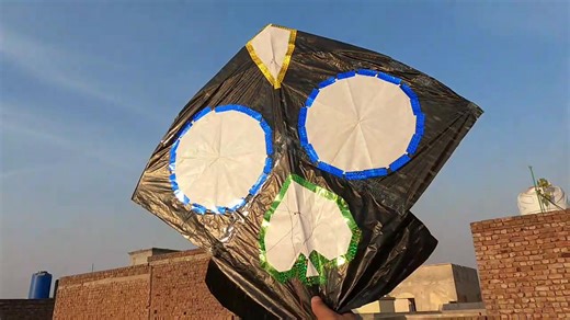 Amazing Kite-Making with a Plastic Bag!