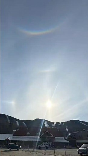 What is a circumzenithal arc? Explaining how an upside down rainbow forms in the sky