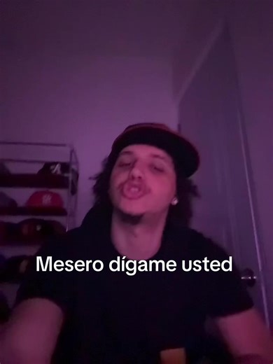 Video de Andy_031_ (@andy_031_) relacionado con “mesero”
