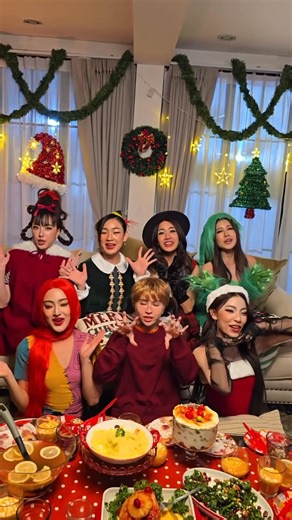 December 25th 2024 Merry Christmas! 🎄✨ YouTube : 88rising https://youtu.be/jraukx8HYHA #4EVE #Christmas #MerryChristmas #XOXOentertainment | 4EVE
