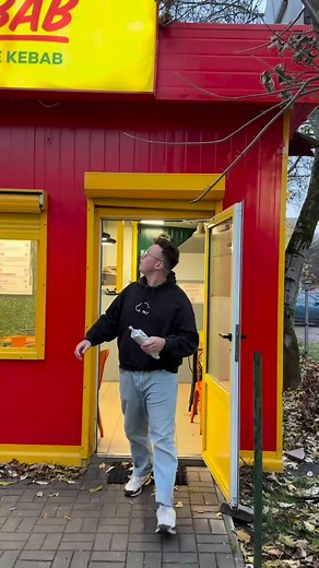 Zjadłbyś takiego kebaba? | Roger That Foods