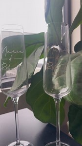 Personalized Wedding Champagne Flutes, Set of 2, Mr & Mrs Toasting Glasses for Bride and Groom, Engraved Name & Date, Customized Gifts for Couples, Newlyweds, Engagement, Wedding Favors,Bridal Shower