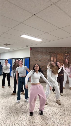 Skeleton Dance Moments That Will Make You Laugh