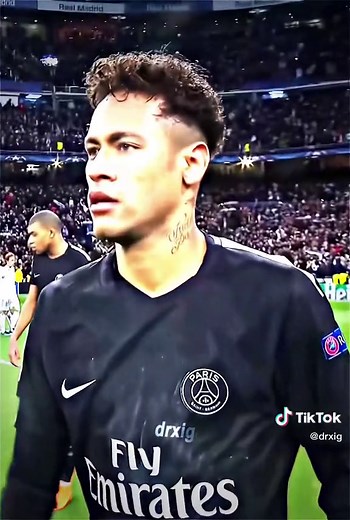 Neymar Jr's Stylish Hair Transformations