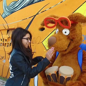 57K views · 234 reactions | Claro que sabes de cor a música de Um Bongo, mas será que conheces a coreografia? Fica atento porque em breve vais ser convidado a entrar no ritmo. | Um Bongo | Facebook