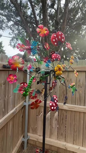 Enjoy Beautiful Garden Wind Spinners with Solar Lights