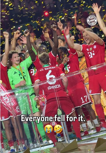 𝙆𝙞𝙢𝙢𝙞𝙘𝙝 𝙘𝙤𝙪𝙡𝙙𝙣’𝙩 𝙧𝙚𝙨𝙞𝙨𝙩. 🤣🏆 #FCBayern #Kimmich #final #trophy