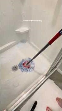 Shower mopping @Pinalen and Ajax #ajax #showermop #palmoliveoxy #sudsy #satisfying