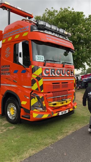 Crouch Recovery big 750 sitting pretty at Truckfest! #trucks #crouch #crouchrecovery #crouchrecoveryspotters #crouchrecoveryfamily #volvo #volvotrucks #volvo750 #volvo750power | Lee Elliott Truck Photography
