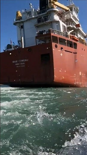 VOLUME UP! CSL Baie Comeau Horn Salute On Welland Canal