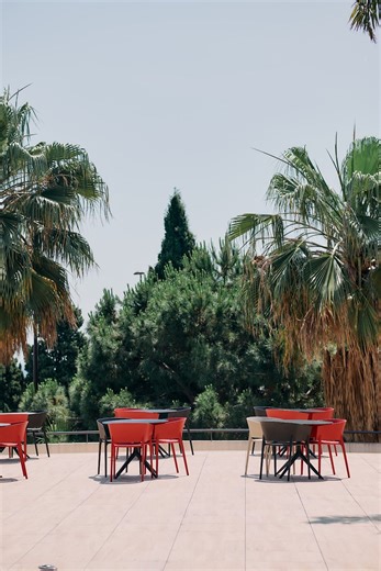 EDHEC Business School on Instagram: "Zooming from space to EDHEC 🌍🚀 Join us for a quick tour from the skies to the heart of campus! ✨ #EDHEC #CampusLife #Innovation #FutureLeaders"