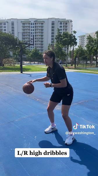 5 minute beginner dribbling warm up: 30 seconds each drill. TIME TO GET BETTER #basketball #fyp #girlswhohoop #basketballtraining #basketballcoach #girlscanhoop #coach #basketballtiktok #femaleathlete