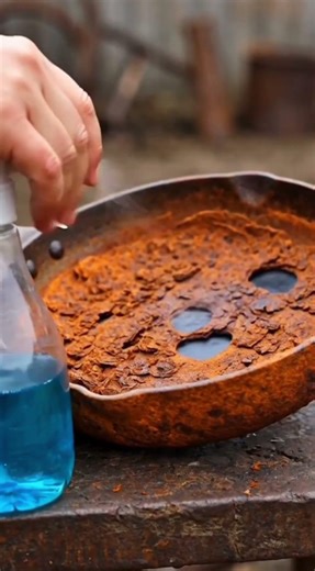 Rusty Cast Iron Pan Restoration 🔥 Satisfying Rust Removal Transformation!