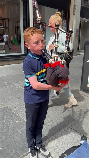 620K views · 67K reactions | A Scottish Soldier . . . . Played by Jack and filmed with Permission #music #buskers #buskersofglasgow #glasgowmusicscene #scotlandmusicscene #glasgow #scotland #bagpipes #bagpiper #traditionalscottishmusic #scottishmusic #traditionalmusic | BuskersofGlasgow | Facebook