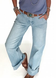 Risen Light Wash Trouser Cuff Jeans | 0–15 & 1X–3X These jeans said "I’m cute, I’m comfy, and yes, I cuff myself because I’m classy like that." They’ve got stretch (thank you, denim angels), they’re lightweight, and they pair with literally everything—including your messy bun and "just runnin’ to town" look. ✨ Wide-leg magic ✨ No distressing ✨ Major main character energy Grab your size before they walk off cuff-first. And don’t forget—there’s a free shipping over $20 code on the app. You’re welc