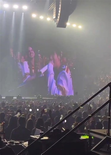 Equal sign intro HOPE ON THE STAGE TOUR IN SAN ANTONIO #HOPE_ON_THE_STAGE_TOUR_US #HOPE_ON_THE_STAGE_TOUR_SANANTONIO #HOS_TOUR_US #HOS_TOUR_SANANTONIO_D1 Areum 💞 | BTS X ARMY Indonesia