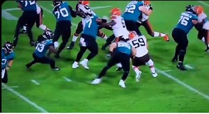 Tim Tebow Throws Absolutely Terrible Block In Preseason Game And Gets Instantly Mocked By Fans