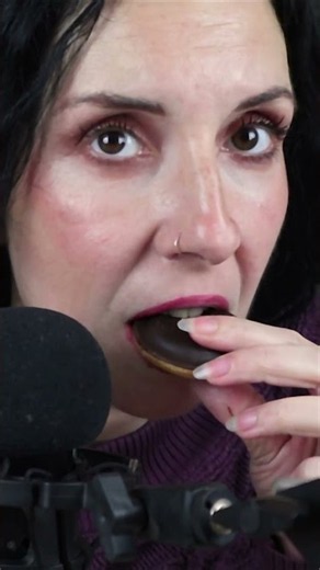 ASMR Jaffa Cakes 🍫 Chocolate & Orange #jaffacakes #eatingdessert #asmr #asmreating