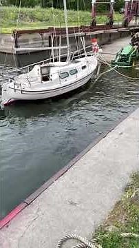 HALMAN 20 TRAILER LAUNCH