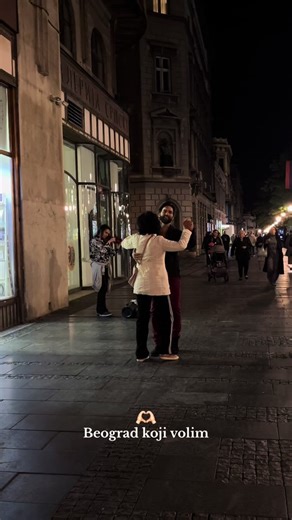 Belgrade vibes ❤️ #beograd #belgrade #serbia #knezmihajlova #ples #beogradsrbija #beograduzivo #beogradjani #beogradtiktok #beograde #belgradeserbia #belgradevibes #zdravkocolic #juznjaci #fyp #viralvideos