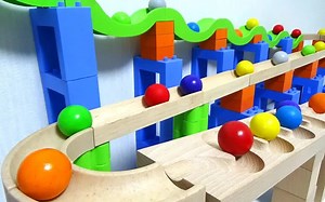 「积木拼装秀」木质弹球过山车快跑！透明车车滚珠轨道积木 lego乐高滑道组装 短片合集纯享版 | 弹球大闯关 积木滑道 积木组装 | 趣味搭积木 |儿童玩具故事