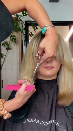 Cutting Bangs and Connecting Layers 🔥 #hairstyle #haircut