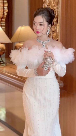 Elegant Jewelry Showcase for Special Occasions