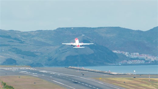 159K views · 728 reactions | Easyjet Airbus A320 takeoff from Madeira Airport #madeira #airport #takeoff | Madeira Airport Spotting | Facebook