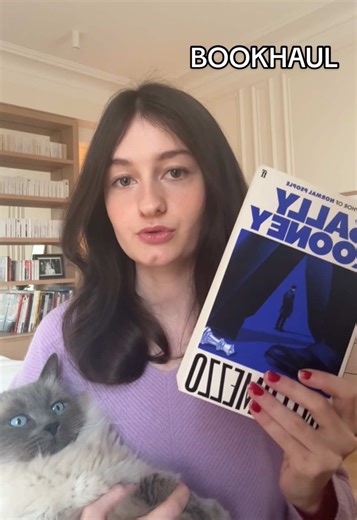Petit bookhaul 📖 Mon chat était la vraie star de cette vidéo… J’ai juste eu la permission de tenir les livres 🤪 #booktok #booktokfrance #leclubdeslecteurs #bookhaul #pal