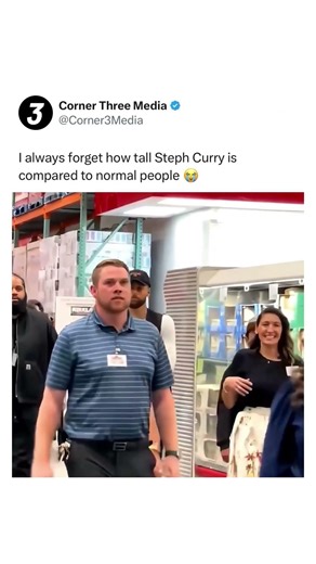 Steph Curry is taller than everyone 😂
