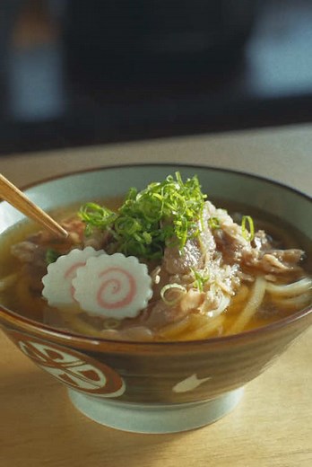 濃い出汁の肉吸いうどんの簡単レシピ