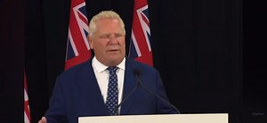 Today, Premier Doug Ford addressed the situation in Lindsay, Ontario, where a homeowner was charged with assault after defending himself during a break-in. Ford strongly criticized the charges, saying: “This criminal breaks into the guy’s house, the homeowner gives him a beating, and it’s the homeowner who gets charged. Something is broken.” He went on to say that if someone broke into his own home, he would “fight for his life” — and believes most people would do the same. Ford is calling for a