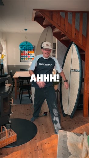 Noa Lindström Travel and Run on Instagram: "We blame age. We blame time. But the truth is… our brains don’t measure life in hours or years. They measure it in moments that stood out. New places. New skills. New feelings. First times. When every day looks the same, your brain stops paying attention. It assumes tomorrow will look like yesterday. So it stops recording. That’s why childhood summers felt endless. Not because time was slower—but because everything was new. Your brain was wide awake. C